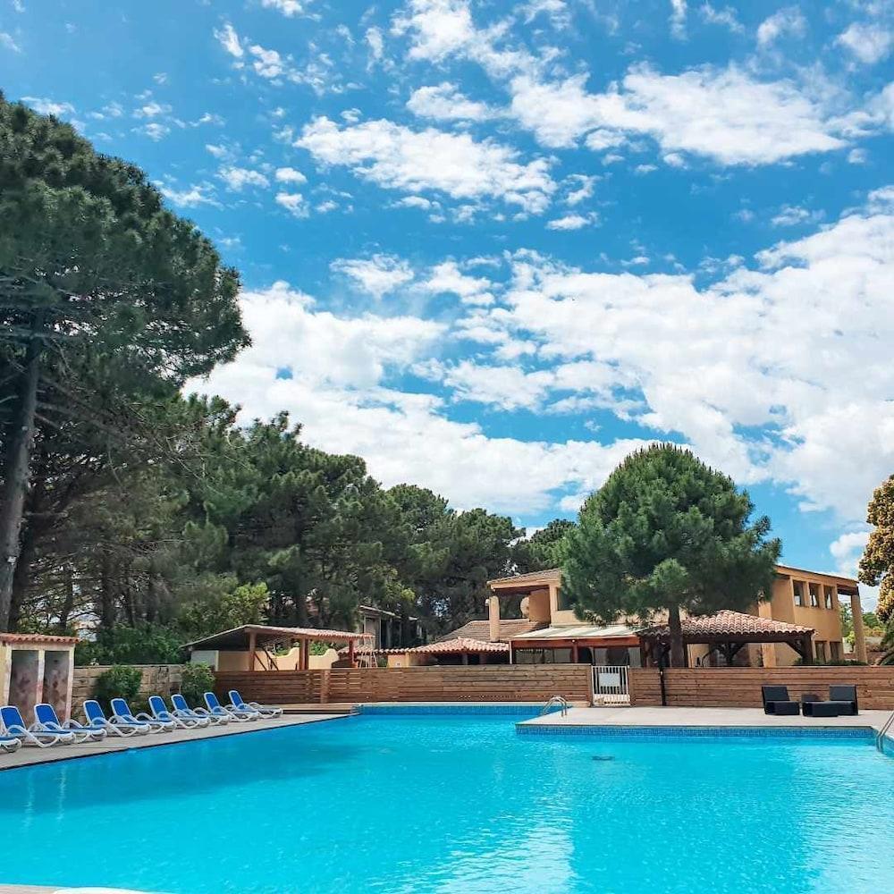 Residence Fiori Di Cala Rossa Lecci Exteriör bild