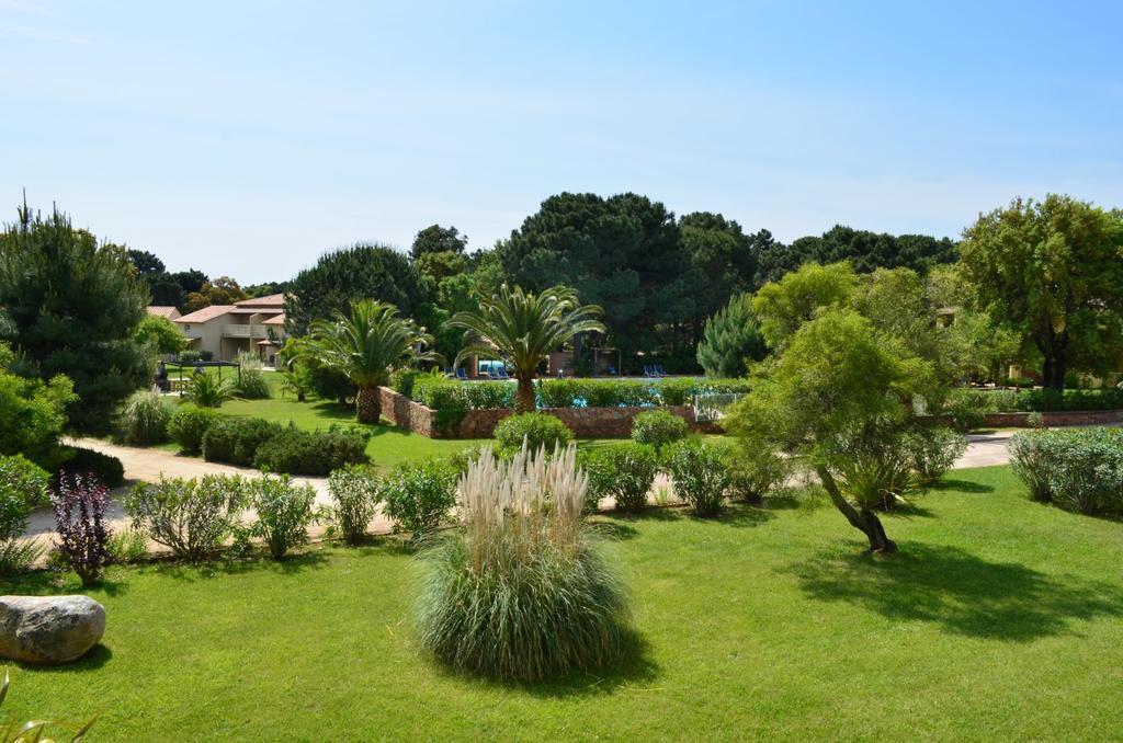 Residence Fiori Di Cala Rossa Lecci Exteriör bild