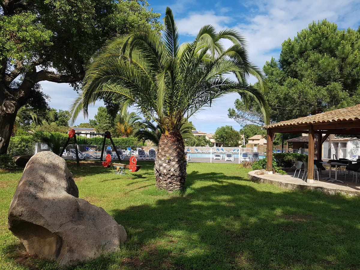 Residence Fiori Di Cala Rossa Lecci Exteriör bild