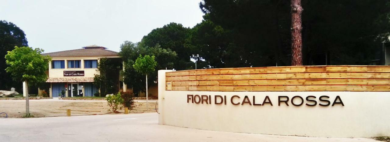 Residence Fiori Di Cala Rossa Lecci Exteriör bild